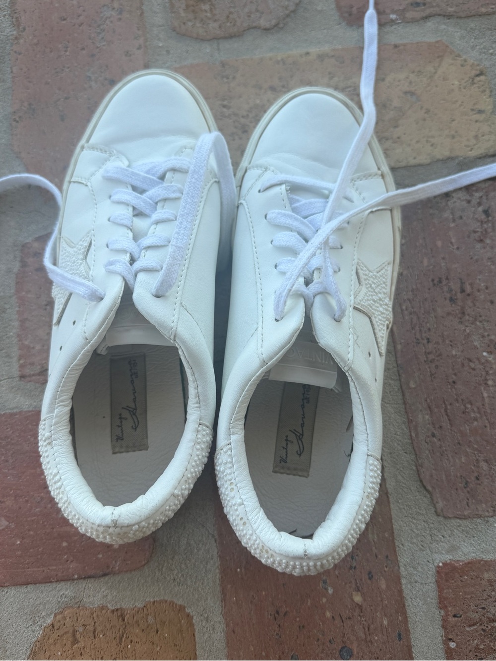 Vintage Havana White Leather Star Accent Sneakers